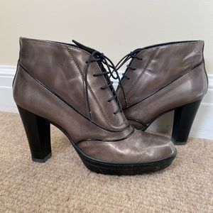 Tods taupe grey patent leather booties
